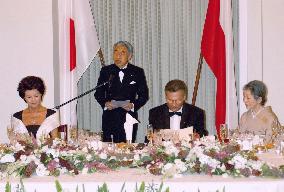 Emperor traces Japan, Poland exchanges at dinner